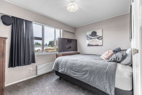 Photo of property in 85 Dalwharn Street, Wallacetown, 9816