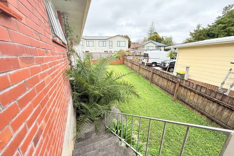 Photo of property in 1/4 Illana Place, Ranui, Auckland, 0612