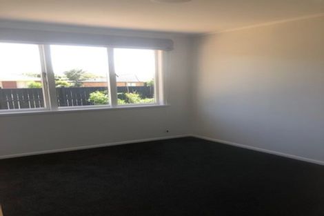 Photo of property in 1/452 Swanson Road, Ranui, Auckland, 0612