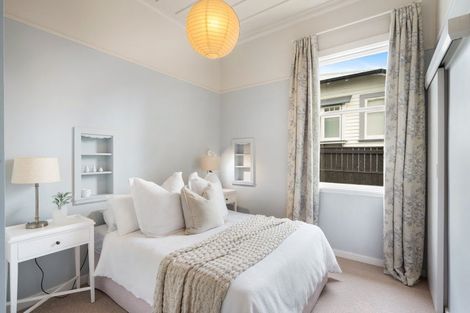 Photo of property in 45 Napier Terrace, Hospital Hill, Napier, 4110