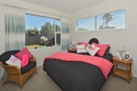 Photo of property in 28 Stace Hopper Drive, One Tree Point, 0118