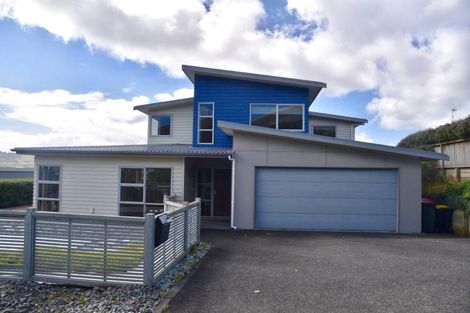 Photo of property in 42 Waverton Terrace, Churton Park, Wellington, 6037