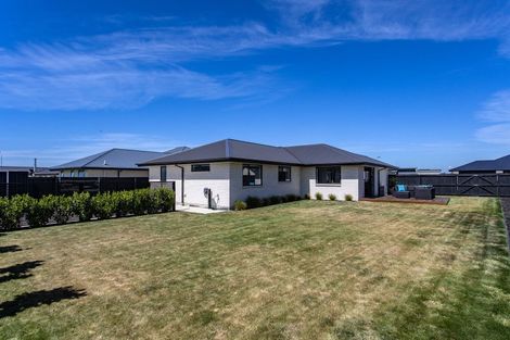 Photo of property in 13 Johnson Avenue, Amberley, 7410