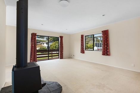 Photo of property in 58 Albatross Close, Whitby, Porirua, 5024