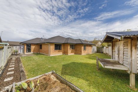 Photo of property in 23 Walnut Grove, Kelvin Grove, Palmerston North, 4414