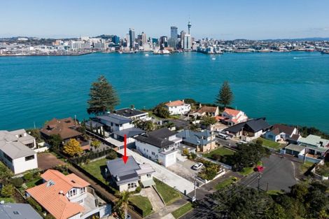 Photo of property in 79 Stanley Point Road, Stanley Point, Auckland, 0624