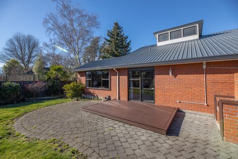 Photo of property in 28 Rubens Place, Burnside, Christchurch, 8053