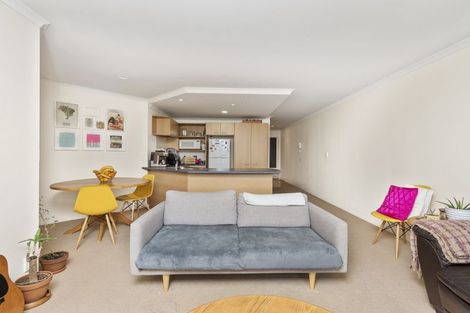 Photo of property in Paramount Apartments, 16/281 Maunganui Road, Mount Maunganui, 3116