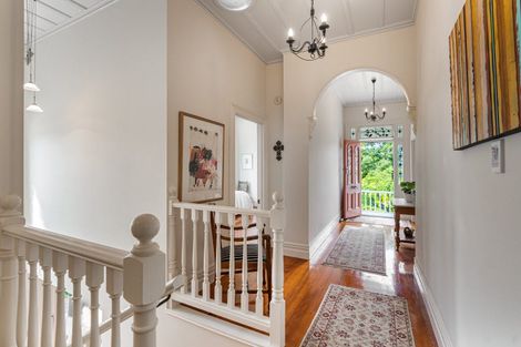 Photo of property in 1 Kapai Road, Devonport, Auckland, 0624