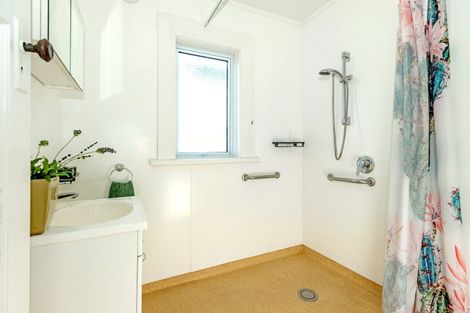 Photo of property in 16 Wellington Street, Te Hapara, Gisborne, 4010