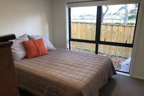 Photo of property in 40 Trinidad Road, Sunnynook, Auckland, 0620