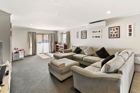 Photo of property in 76 Kaimoana Street, Weymouth, Auckland, 2103