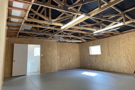 Photo of property in 7 Cornwall Street, Te Atatu South, Auckland, 0610