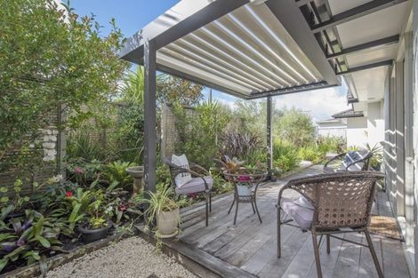 Photo of property in 6 Orewa Street, Torbay, Auckland, 0630