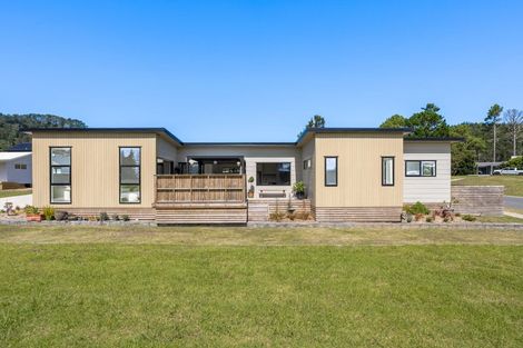 Photo of property in 5 Pinnacles Lane, Pauanui, 3579