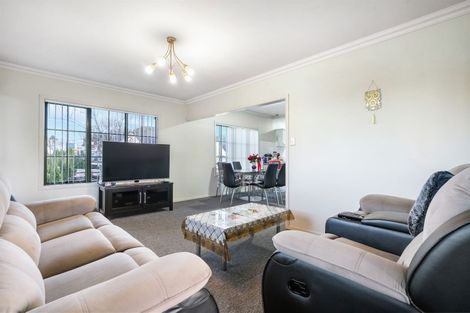 Photo of property in 17 Gray Avenue, Mangere East, Auckland, 2024