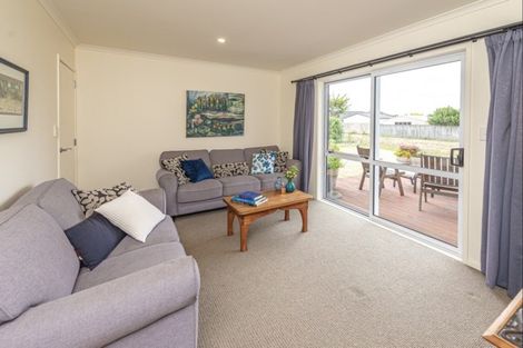 Photo of property in 6 Attrill Place, Tawhero, Whanganui, 4501