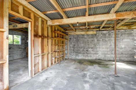 Photo of property in 16 Old South Road, Okato, 4335