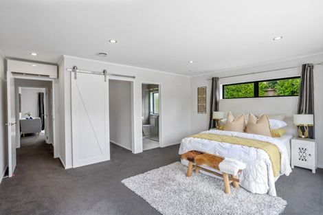 Photo of property in 65 Sunny Crescent, Huapai, Kumeu, 0810