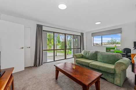 Photo of property in 14a West Lynn Road, Titirangi, Auckland, 0604