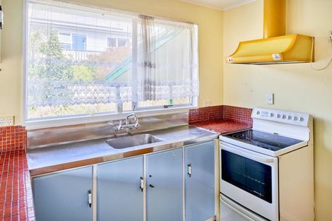 Photo of property in 5 Apple Terrace, Ranui, Porirua, 5024