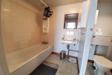 Photo of property in Churchill Flats, 213 The Terrace, Wellington Central, Wellington, 6011