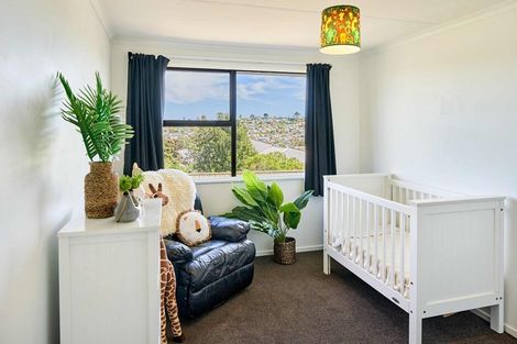 Photo of property in 29 Penguin Grove, Waitangirua, Porirua, 5024