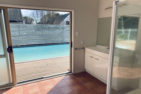 Photo of property in 23 Gibbs Crescent, Red Hill, Papakura, 2110