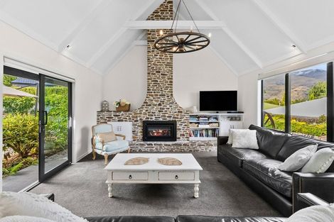 Photo of property in 19 Rimu Lane, Wanaka, 9305