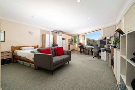 Photo of property in 2 Huntingdon Street, Northland, Wellington, 6012