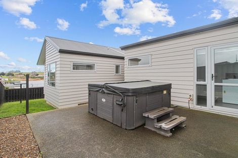 Photo of property in 41 Anselmi Ridge Road, Pukekohe, 2120