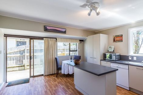 Photo of property in 36 Horokiwi Road West, Newlands, Wellington, 6037