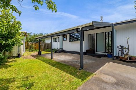 Photo of property in 4 Quin Crescent, Hawera, 4610