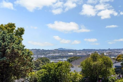 Photo of property in 5a Matchett Way, Mangere Bridge, Auckland, 2022