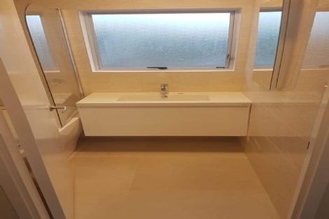 Photo of property in 2/47 Moire Road, Massey, Auckland, 0614