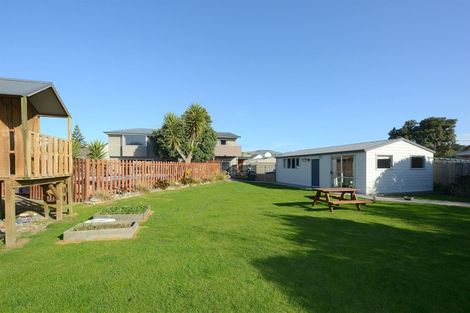 Photo of property in 309a Estuary Road, South New Brighton, Christchurch, 8062