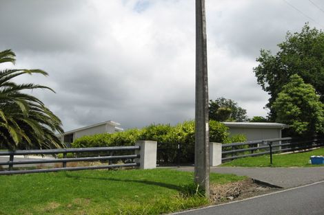 Photo of property in 175 Hanham Road, Kumeu, 0891