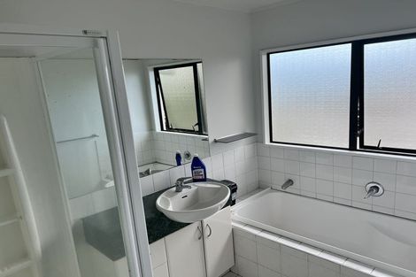 Photo of property in 23 Bluebird Crescent, Unsworth Heights, Auckland, 0632