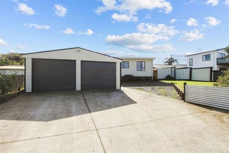 Photo of property in 39 Stevenson Road, Clarks Beach, 2122