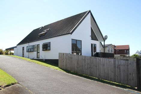 Photo of property in 8b Himalaya Crescent, Lynfield, Auckland, 1042