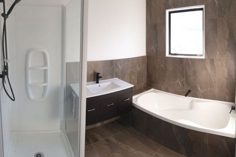 Photo of property in 2/20 Kamara Road, Glen Eden, Auckland, 0602