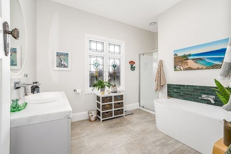 Photo of property in 61 Oroua Street, Eastbourne, Lower Hutt, 5013