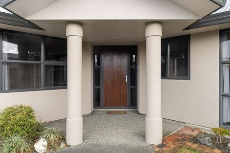 Photo of property in 8 Geneva Terrace, Kelvin Grove, Palmerston North, 4414
