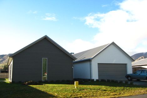 Photo of property in 11 Haddow's Place, Lake Hayes, Queenstown, 9304