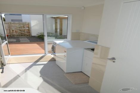 Photo of property in 10 Tarapiroe Avenue, Takanini, 2112