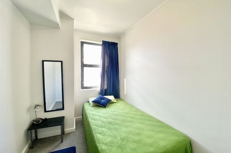 Photo of property in 17 Kent Terrace - Kent Apartments, 5f/16 Kent Terrace, Mount Victoria, Wellington, 6011