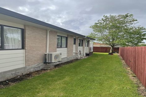 Photo of property in 2/34 Manuroa Road, Takanini, 2112