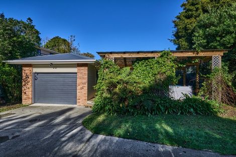 Photo of property in 1a Peel Place, Wainuiomata, Lower Hutt, 5014