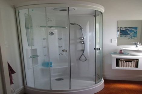 Photo of property in 76 Main Road, Governors Bay, Lyttelton, 8971