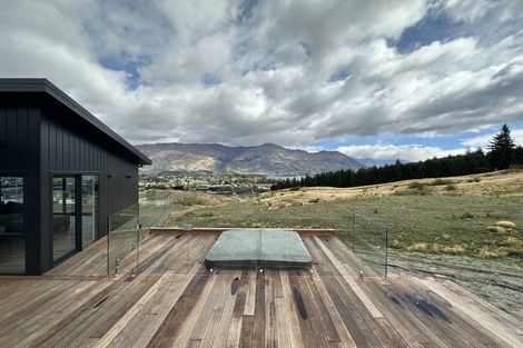 Photo of property in 13 Akitu Rise, Wanaka, 9305